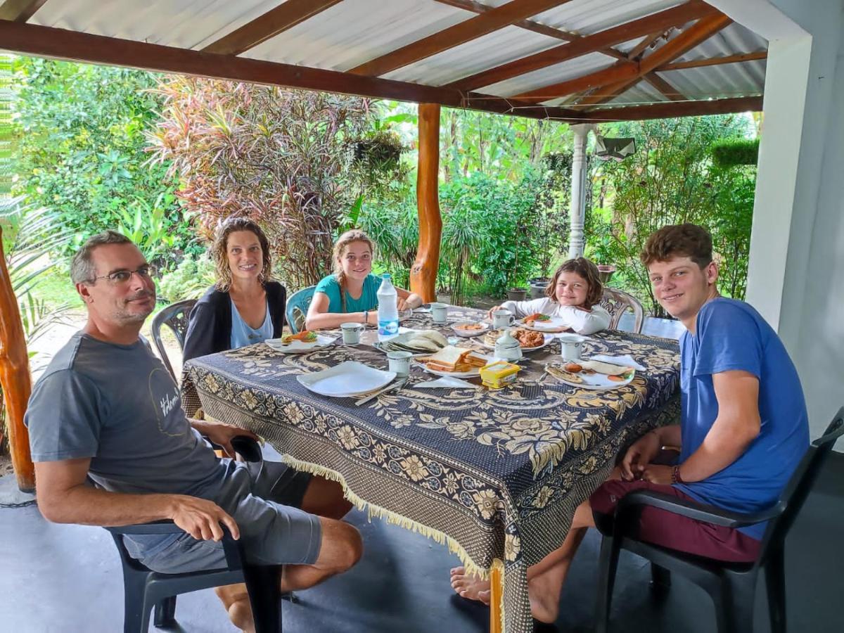 Homestay Sigiri Sandilu *